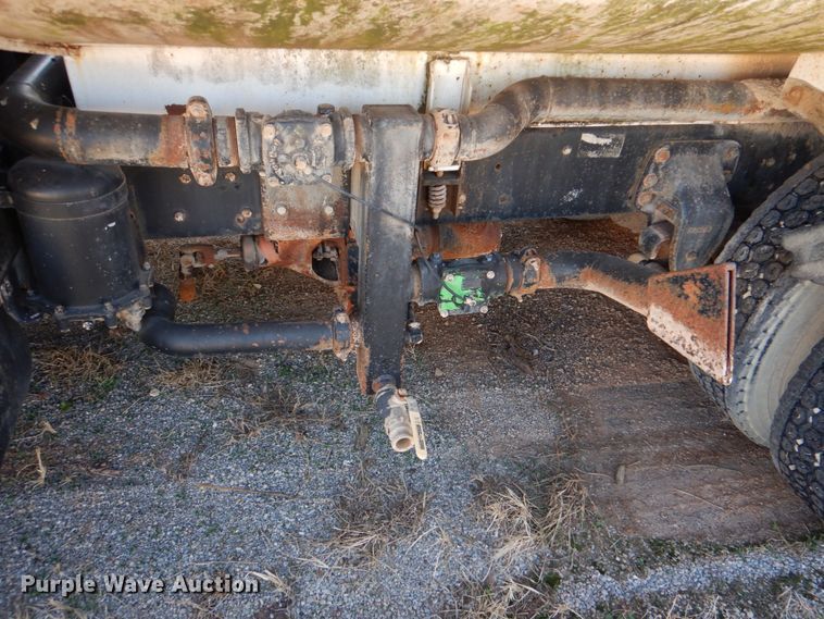 image for item JD9531 1993 Ford LTL9000  water truck