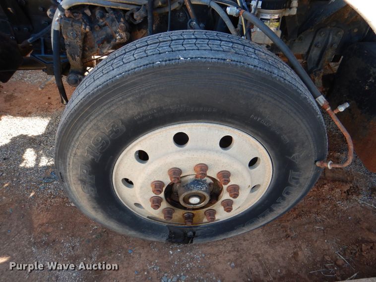 image for item JD9531 1993 Ford LTL9000  water truck