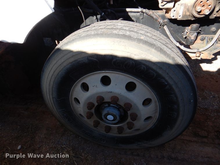 image for item JD9531 1993 Ford LTL9000  water truck