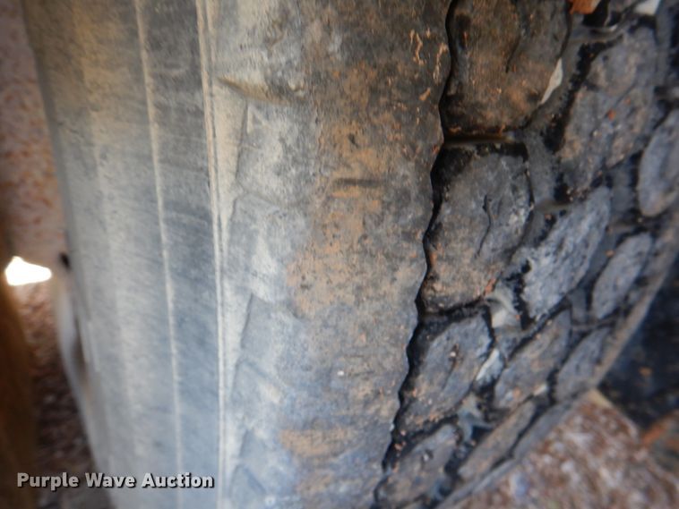 image for item JD9531 1993 Ford LTL9000  water truck