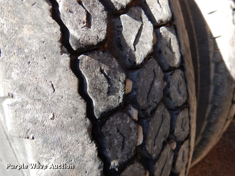 image for item JD9531 1993 Ford LTL9000  water truck