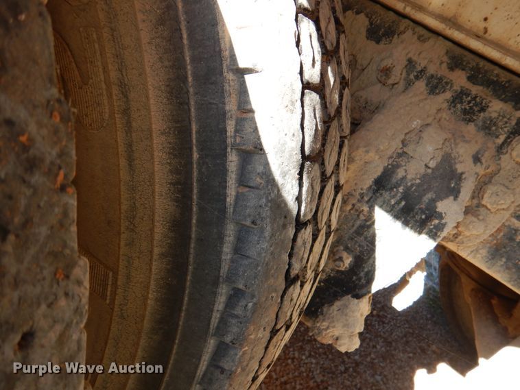 image for item JD9531 1993 Ford LTL9000  water truck