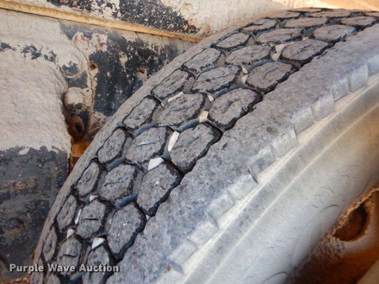 image for item JD9531 1993 Ford LTL9000  water truck