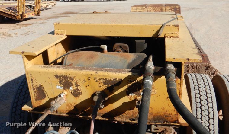 image for item JD9533 1995 Challenger RG-35  lowboy equipment trailer