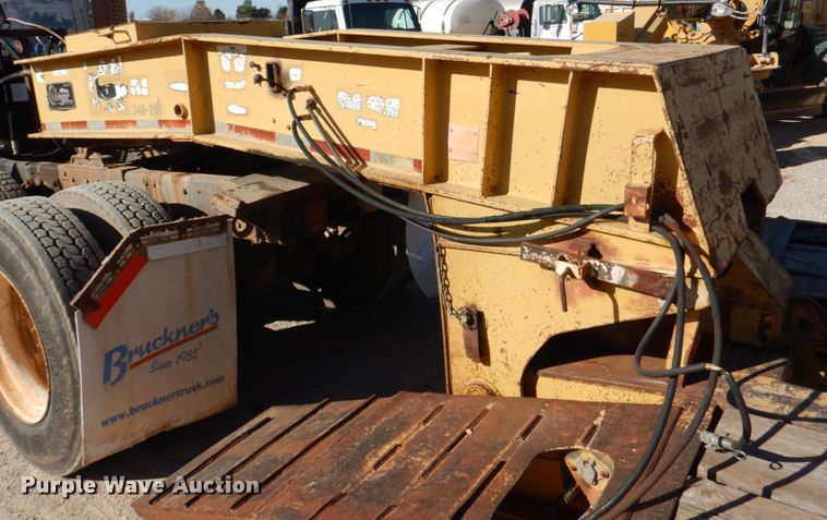 image for item JD9533 1995 Challenger RG-35  lowboy equipment trailer