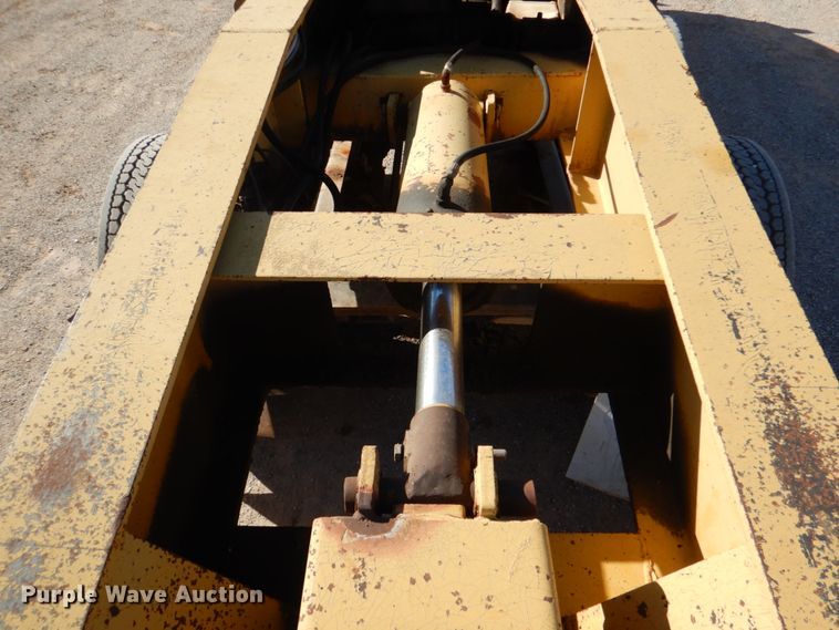 image for item JD9533 1995 Challenger RG-35  lowboy equipment trailer