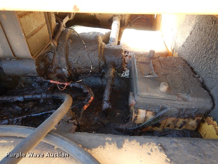 image for item JD9533 1995 Challenger RG-35  lowboy equipment trailer