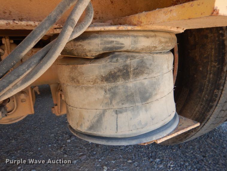 image for item JD9533 1995 Challenger RG-35  lowboy equipment trailer