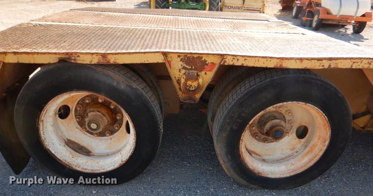 image for item JD9533 1995 Challenger RG-35  lowboy equipment trailer