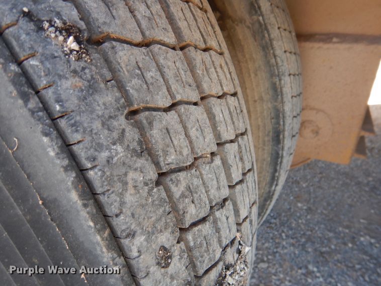 image for item JD9533 1995 Challenger RG-35  lowboy equipment trailer