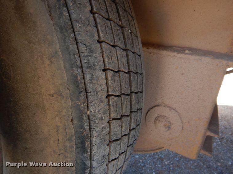 image for item JD9533 1995 Challenger RG-35  lowboy equipment trailer