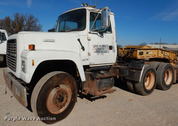 image for item JD9534 1991 Ford LT9000  semi truck