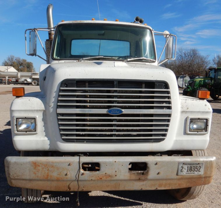 image for item JD9534 1991 Ford LT9000  semi truck