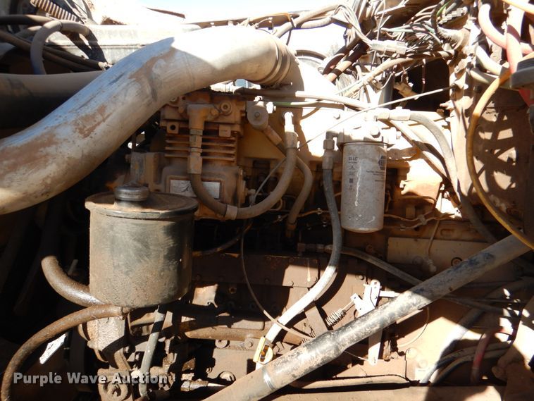 image for item JD9534 1991 Ford LT9000  semi truck