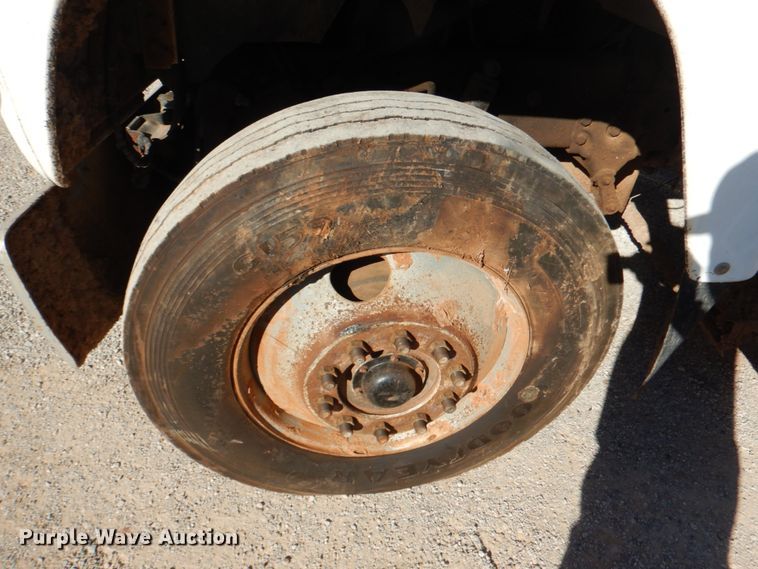 image for item JD9534 1991 Ford LT9000  semi truck