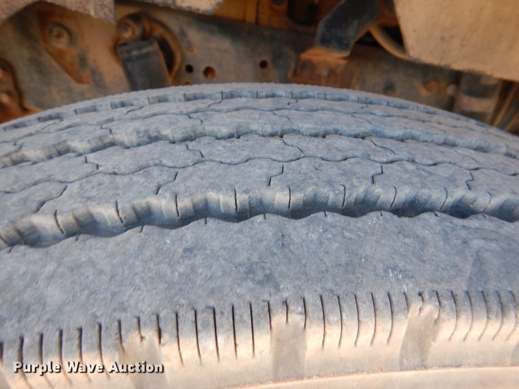 image for item JD9534 1991 Ford LT9000  semi truck