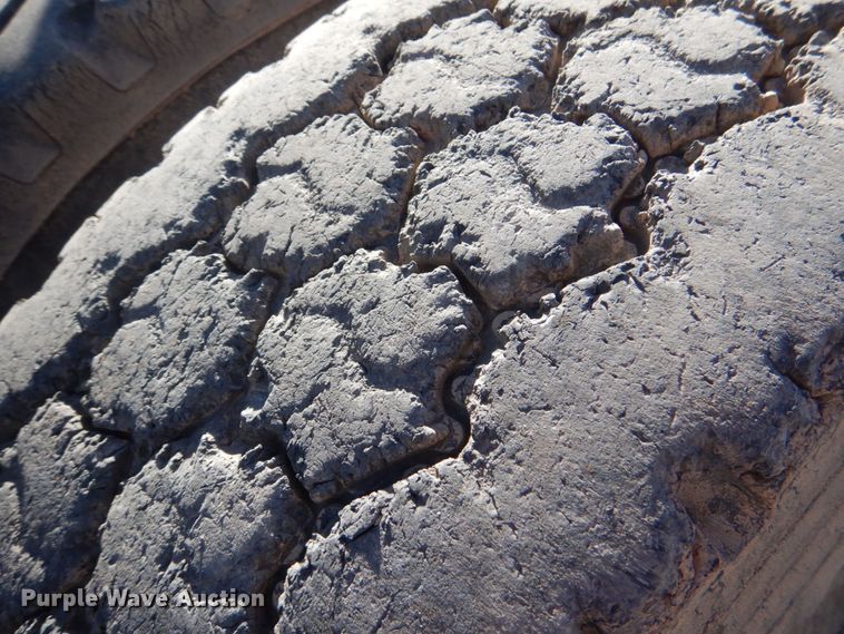 image for item JD9534 1991 Ford LT9000  semi truck