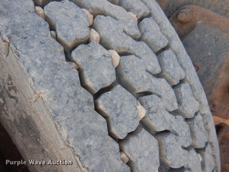 image for item JD9534 1991 Ford LT9000  semi truck