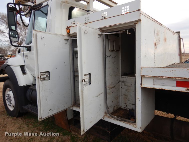 image for item JJ9726 Digger derrick truck bed