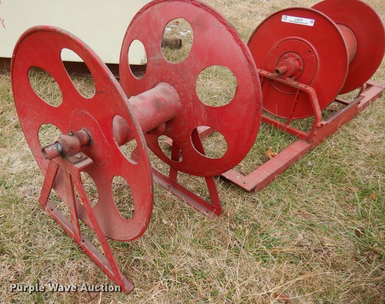 image for item JJ9727 (2) hose reels