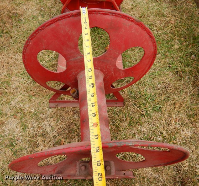 image for item JJ9727 (2) hose reels