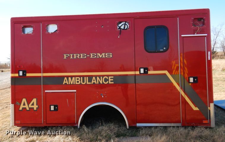 image for item JJ9815 2005 Northwestern  ambulance body
