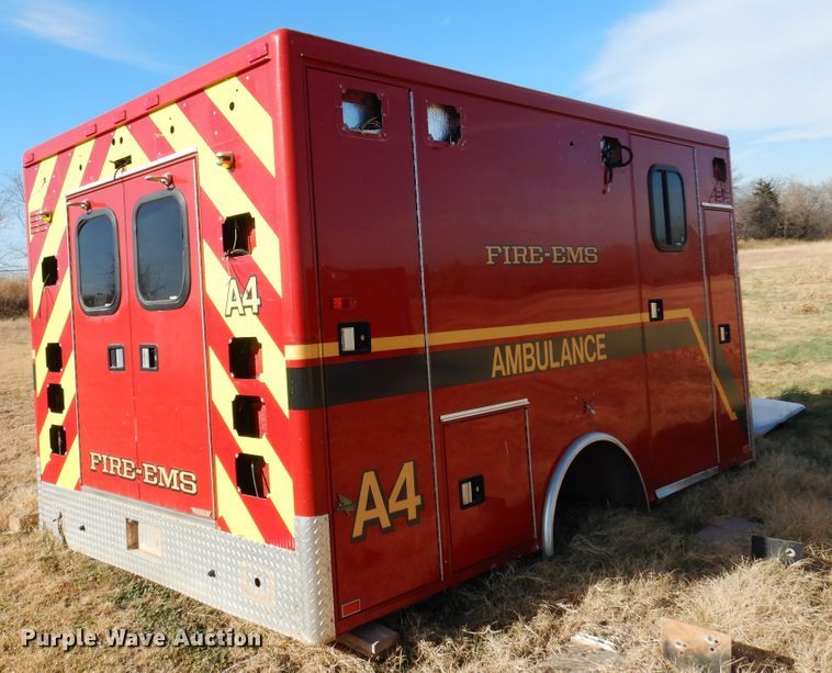 image for item JJ9815 2005 Northwestern  ambulance body