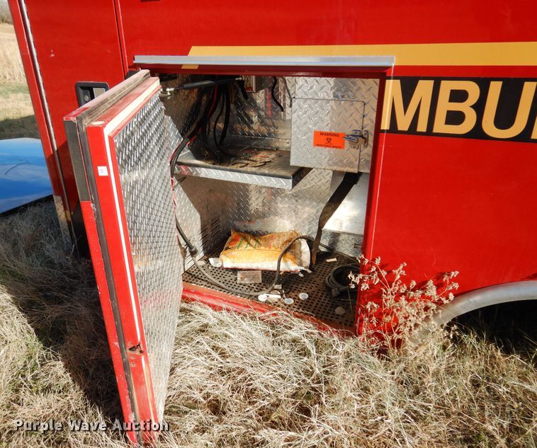 image for item JJ9815 2005 Northwestern  ambulance body