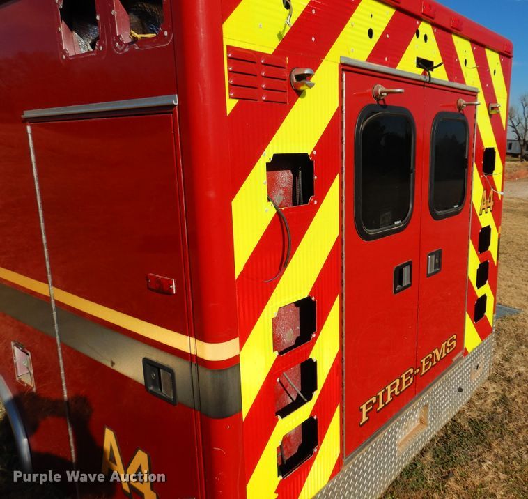 image for item JJ9815 2005 Northwestern  ambulance body