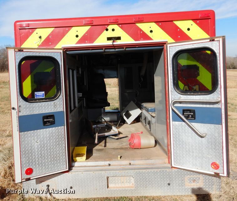 image for item JJ9815 2005 Northwestern  ambulance body