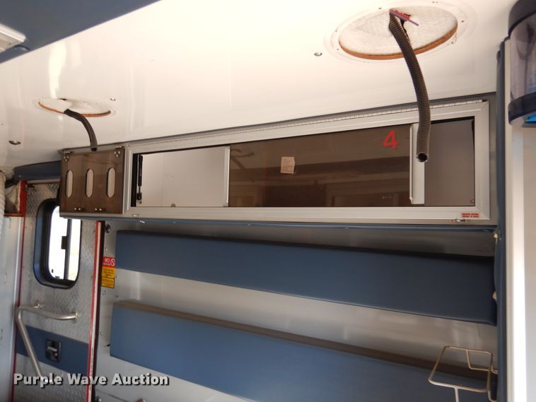 image for item JJ9815 2005 Northwestern  ambulance body