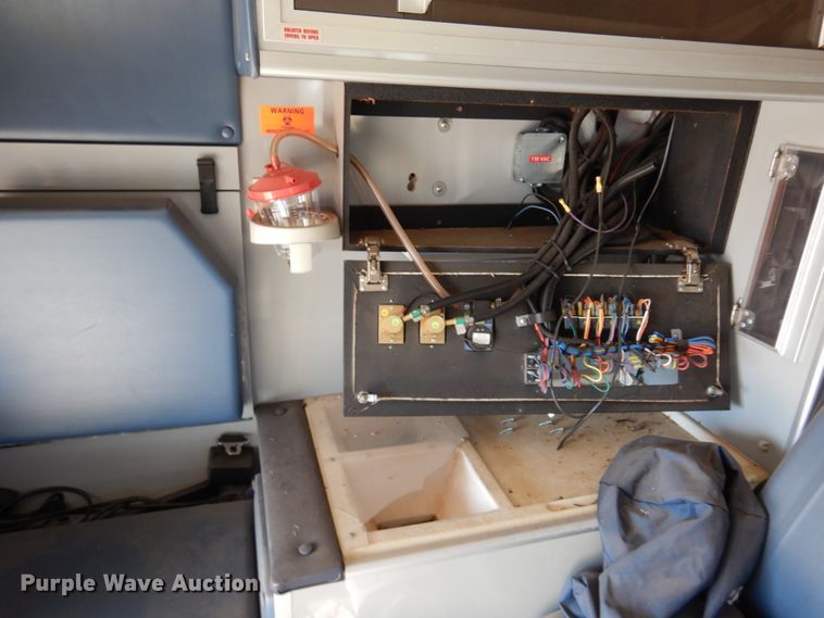 image for item JJ9815 2005 Northwestern  ambulance body