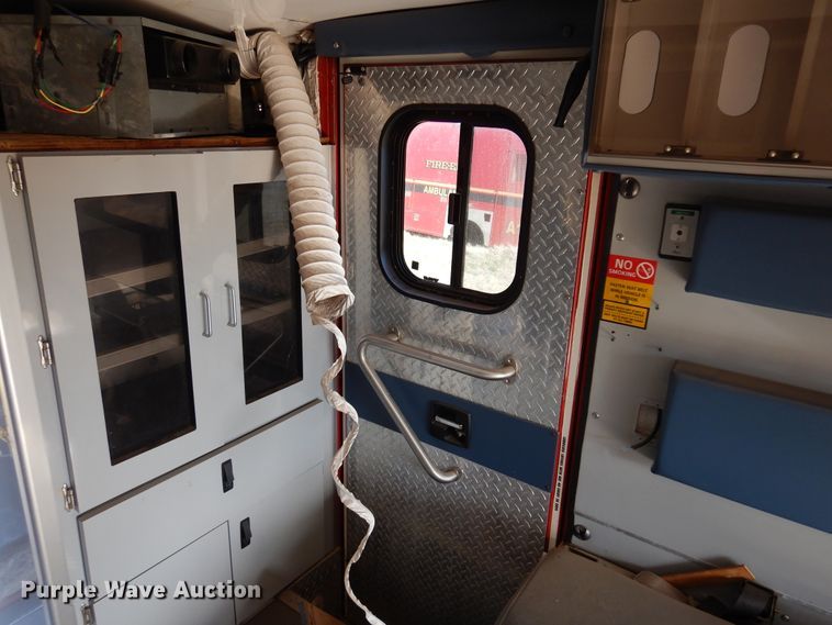 image for item JJ9815 2005 Northwestern  ambulance body