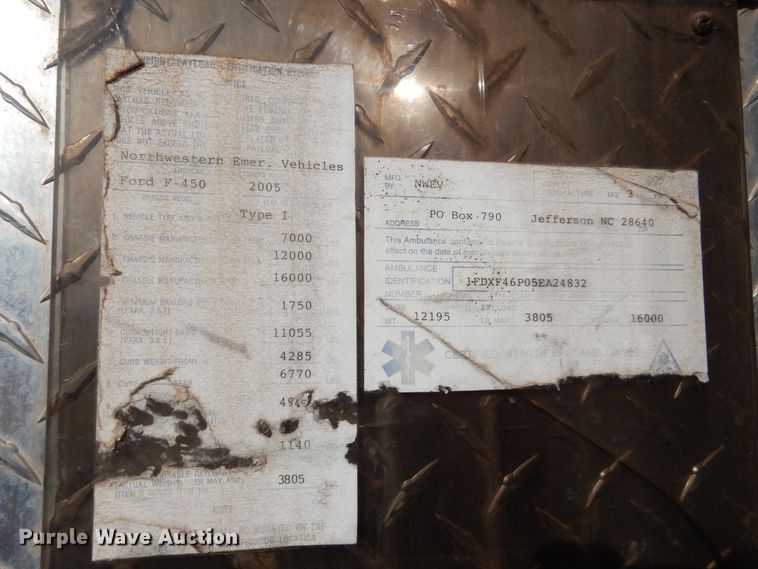 image for item JJ9815 2005 Northwestern  ambulance body