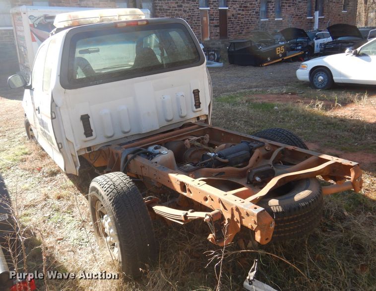 image for item JJ9817 2002 Ford F150  SuperCab pickup truck cab and chassis