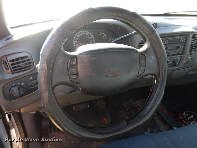 image for item JJ9817 2002 Ford F150  SuperCab pickup truck cab and chassis