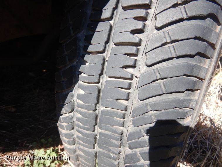 image for item JJ9817 2002 Ford F150  SuperCab pickup truck cab and chassis