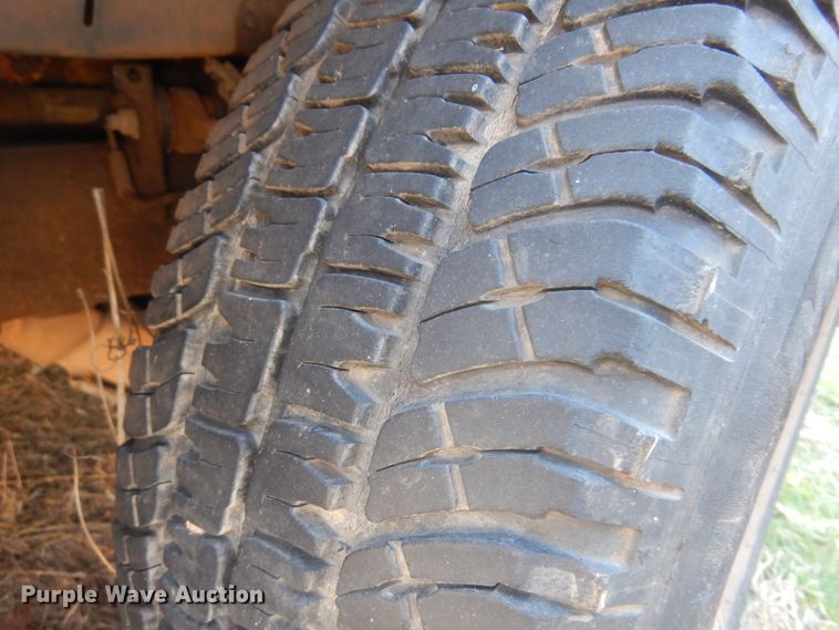 image for item JJ9817 2002 Ford F150  SuperCab pickup truck cab and chassis