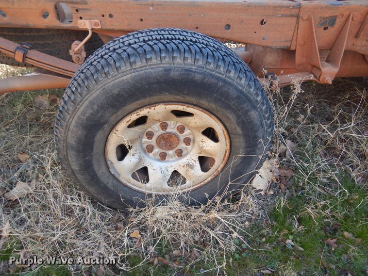 image for item JJ9817 2002 Ford F150  SuperCab pickup truck cab and chassis