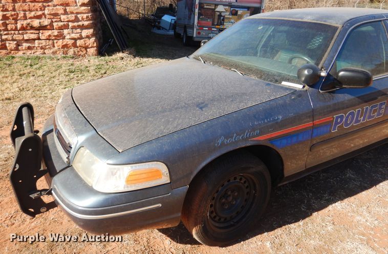 image for item JJ9818 1998 Ford Crown Victoria Police Interceptor