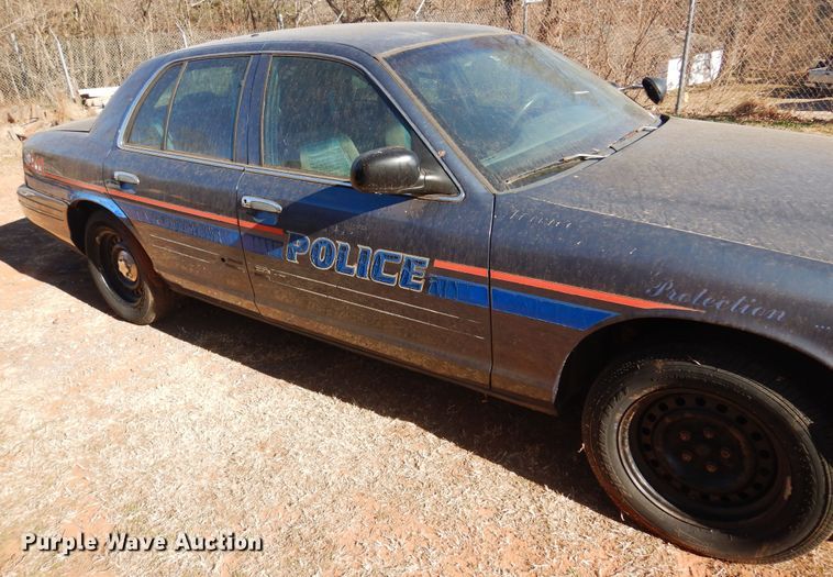 image for item JJ9818 1998 Ford Crown Victoria Police Interceptor