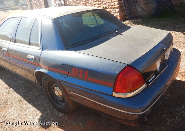 image for item JJ9818 1998 Ford Crown Victoria Police Interceptor