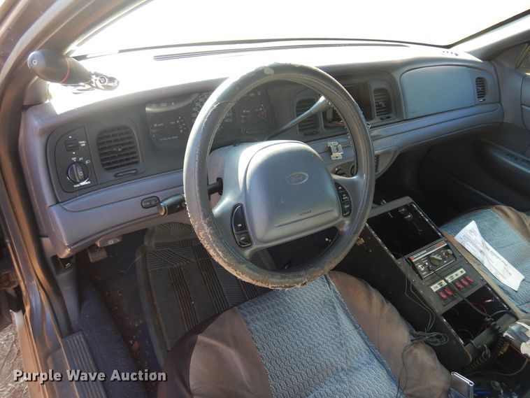 image for item JJ9818 1998 Ford Crown Victoria Police Interceptor