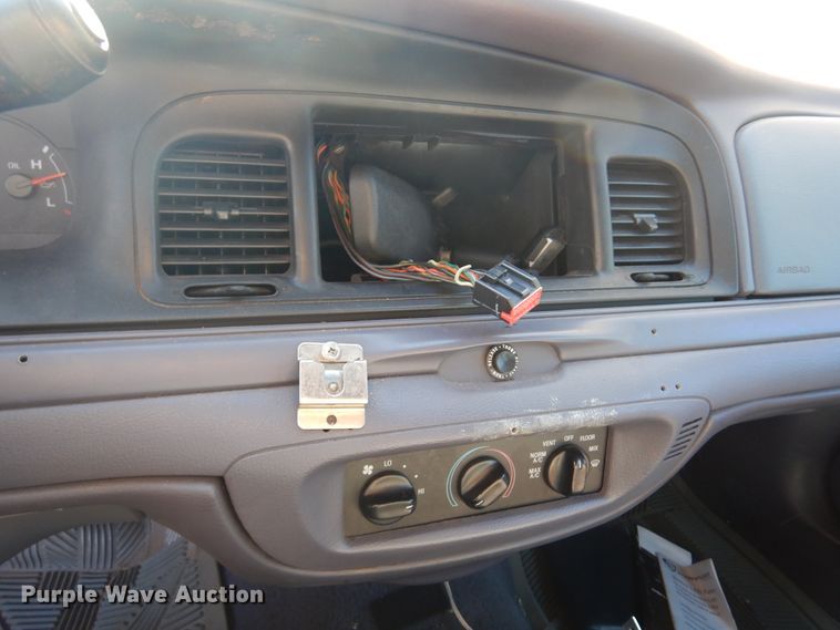 image for item JJ9818 1998 Ford Crown Victoria Police Interceptor