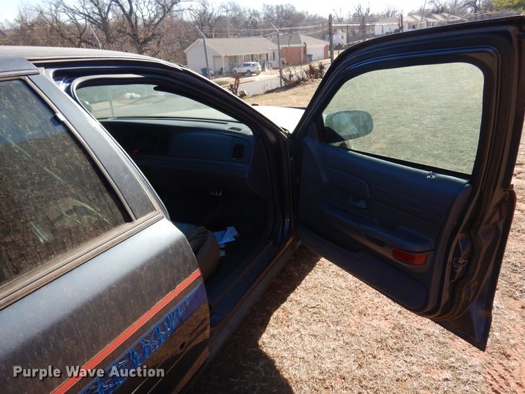 image for item JJ9818 1998 Ford Crown Victoria Police Interceptor