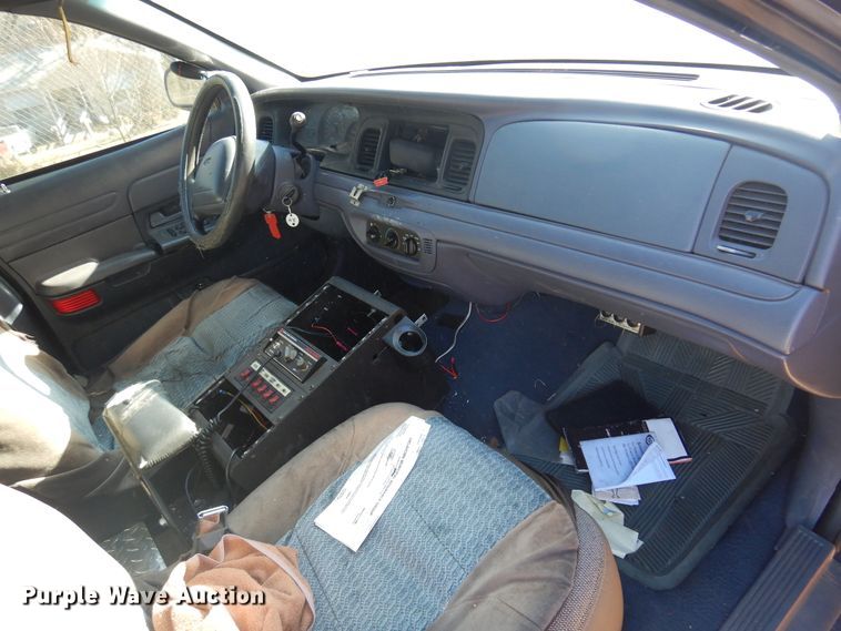 image for item JJ9818 1998 Ford Crown Victoria Police Interceptor