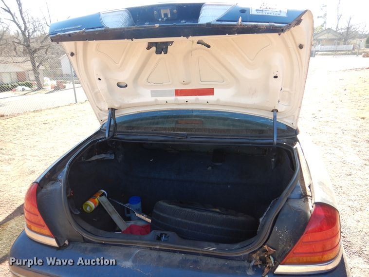 image for item JJ9818 1998 Ford Crown Victoria Police Interceptor