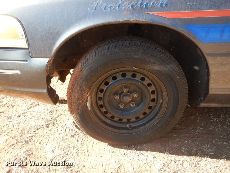 image for item JJ9818 1998 Ford Crown Victoria Police Interceptor