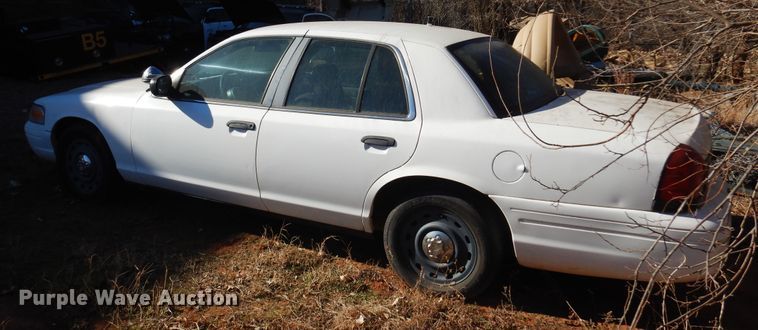 image for item JJ9819 2004 Ford Crown Victoria Police Interceptor