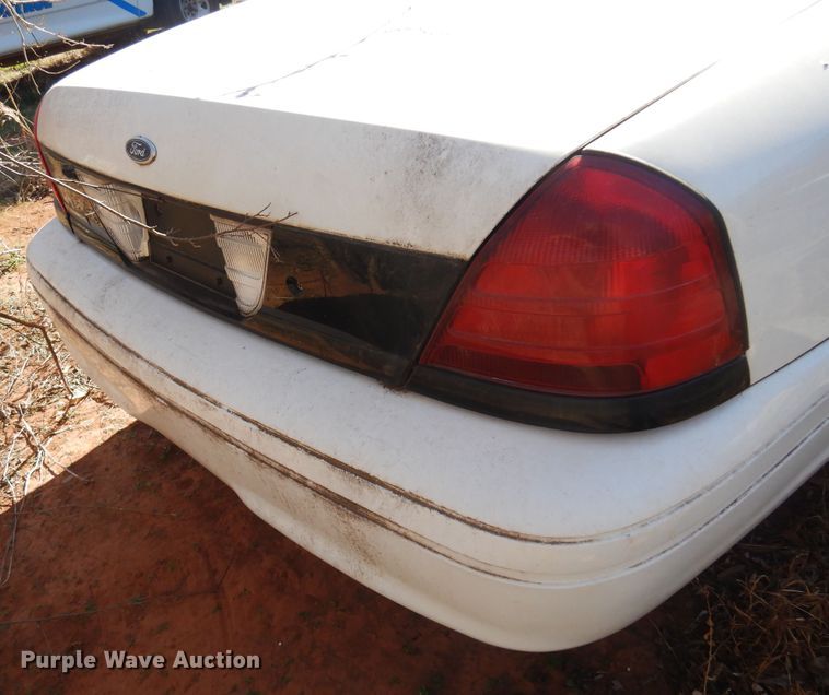 image for item JJ9819 2004 Ford Crown Victoria Police Interceptor